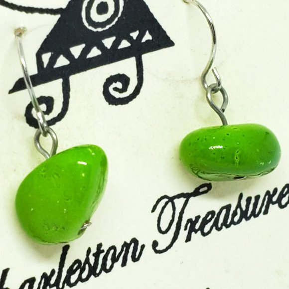 Handmade Charleston Treasures Green Polished Rock / Pottery Dangle Earrings NOS - Picture 2 of 7